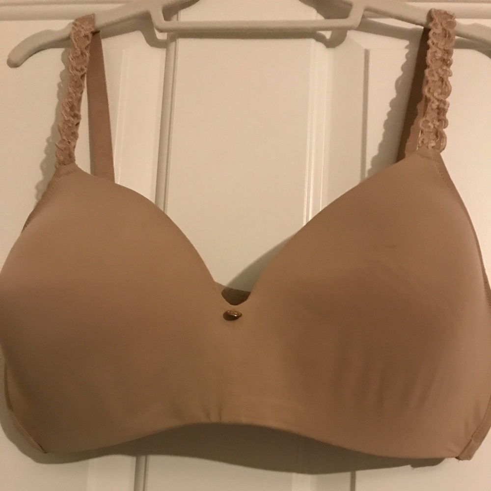 Pure Luxe Wireless Contour Bra 38D